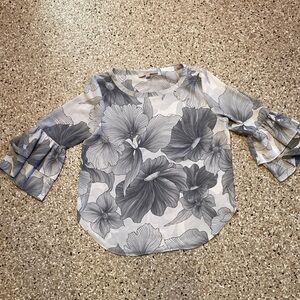 Loft gray floral ruffle sleeve blouse